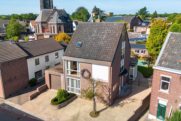 Photo - For sale: UNIQUE OPPORTUNITY! DETACHED, ABUNDANT SPACE. SCHEDULE YOUR VIEWING!